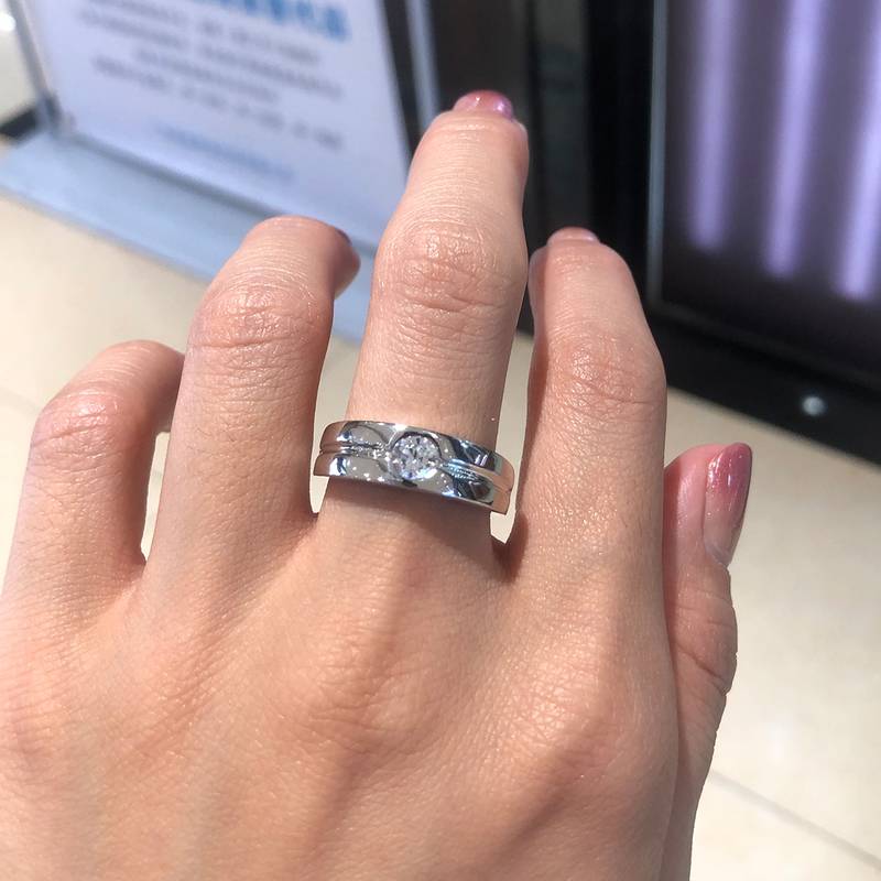 简约风男戒S925银镀白金定制选款主石莫桑钻0.5ct